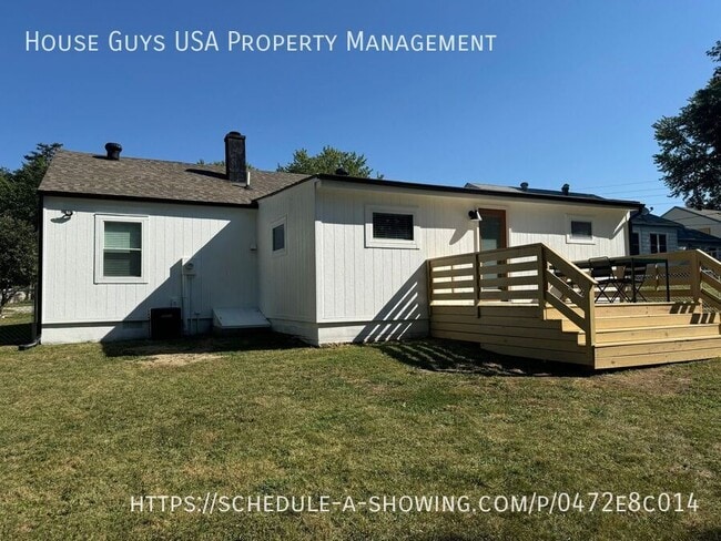 Building Photo - 505 NW Holly Ln
