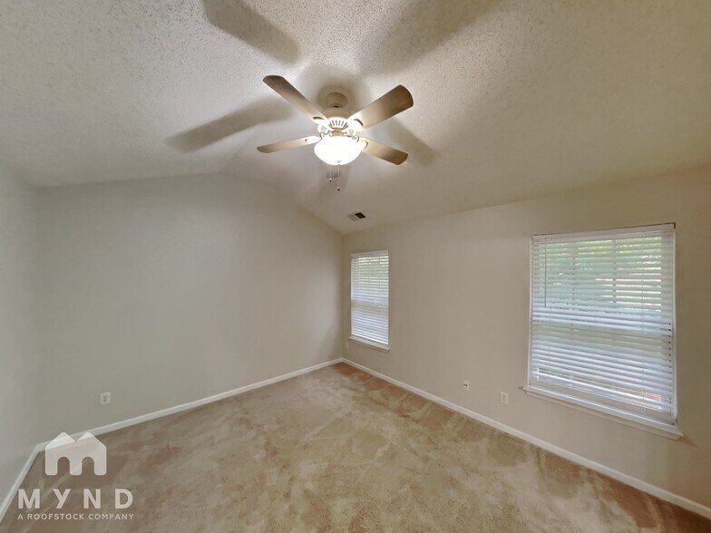Building Photo - 6027 Briggs Dr