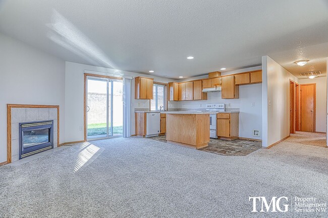 Building Photo - 3BD Ranch Style Home In Great Orchards Location!  Fully Fenced Yard!