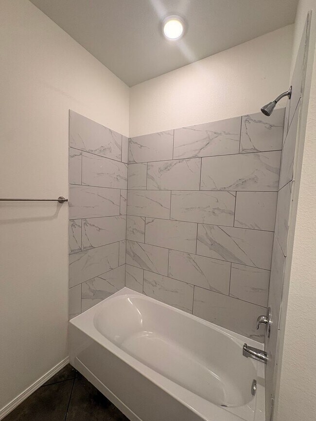 Building Photo - 10301 Stone Meadow Dr