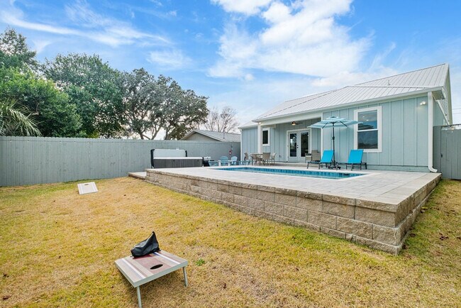 Building Photo - 238 Oleander Dr