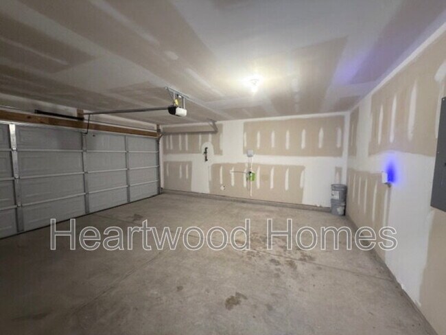Building Photo - 406 Eclipse Ln