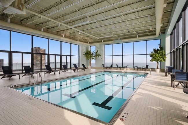 Building Photo - 450 E Waterside Dr