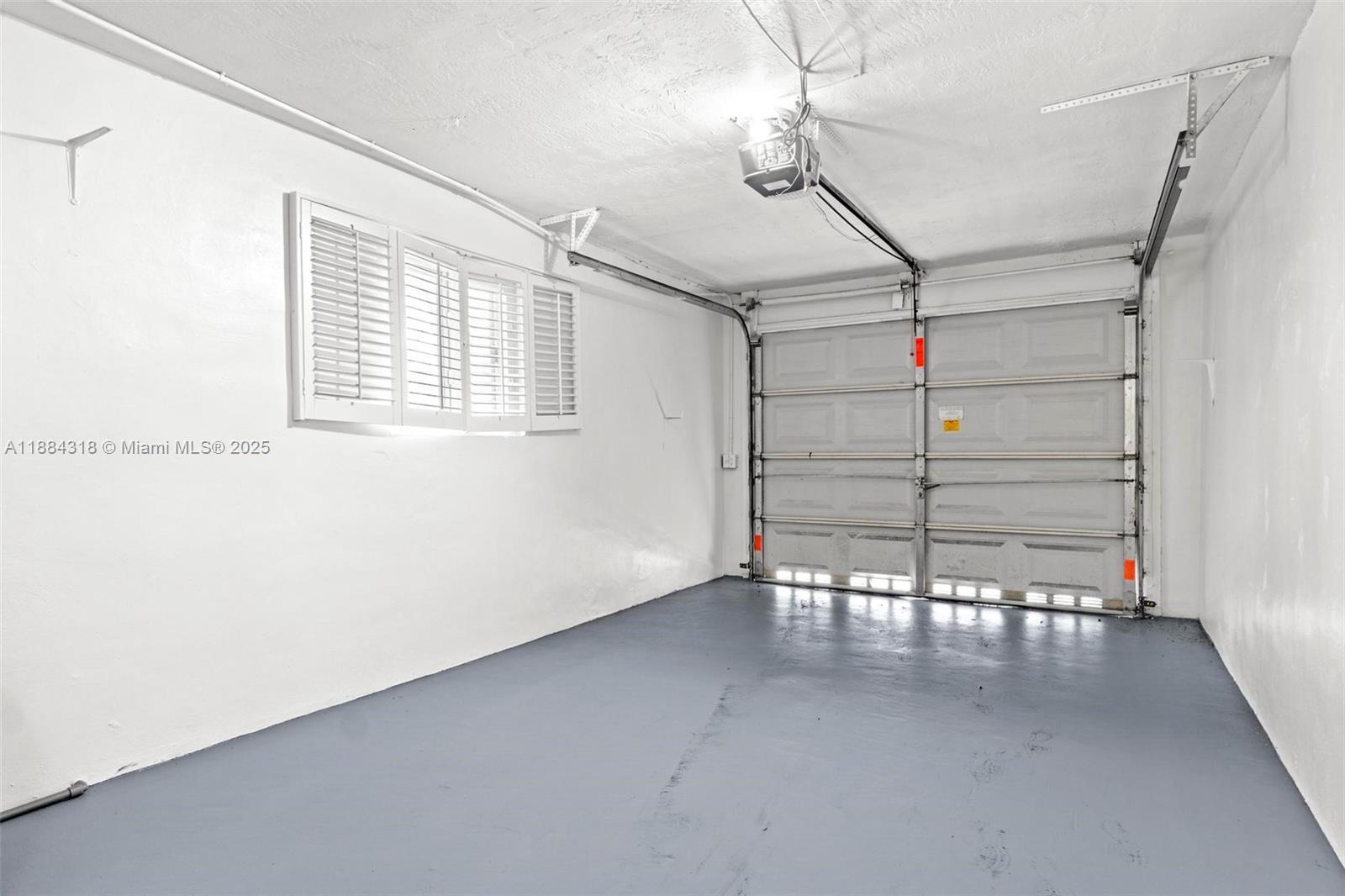 Building Photo - 838 NW 10th Ave