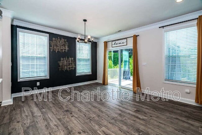Building Photo - 5121 Ennisworth Ln