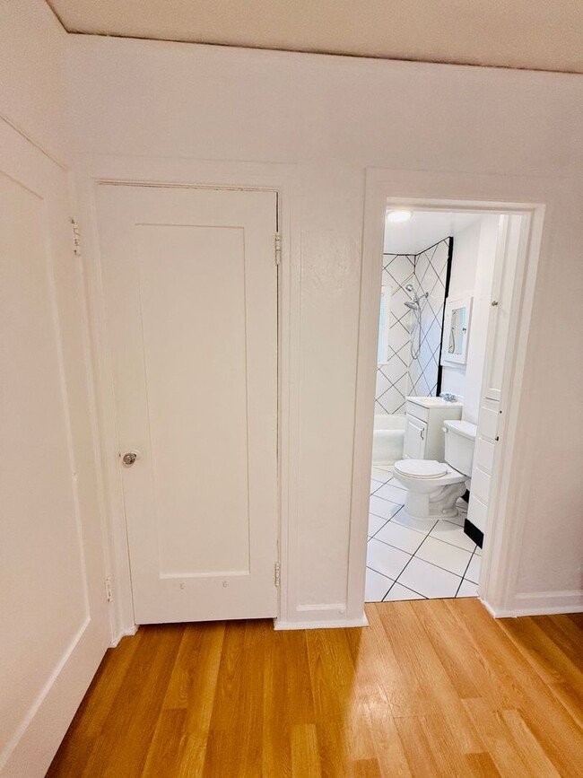 Building Photo - 1801 W 39th St