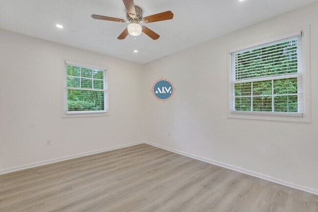 Building Photo - Rare opportunity minutes away from Savannah - Move In Today!