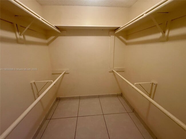 Building Photo - 8760 SW 133rd Avenue Rd