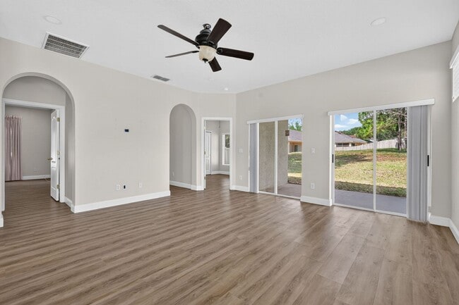 Building Photo - 3/2 Home on a Cul-de-Sac with Beautiful Yard!