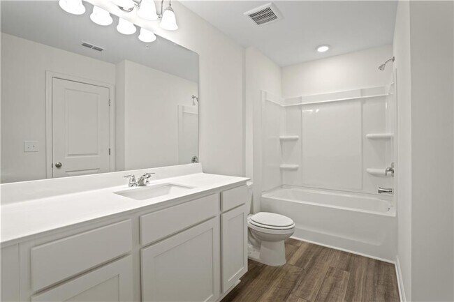 Building Photo - 541 Magnolia Cir