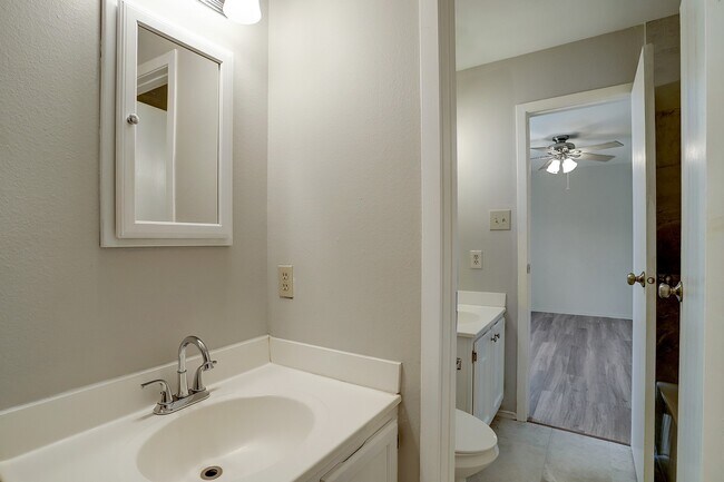 Building Photo - 74 Maple Branch St