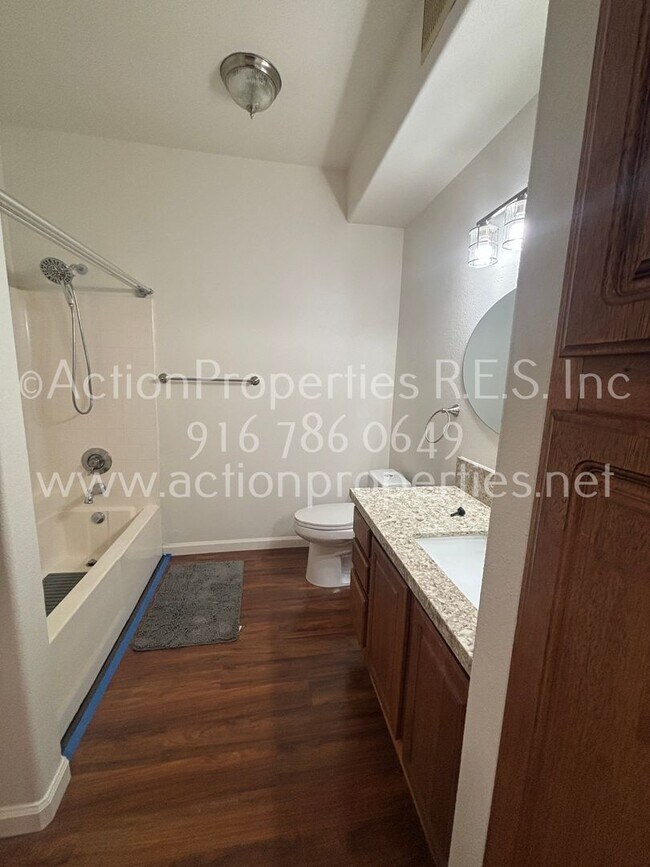 Building Photo - 501 Gibson Dr