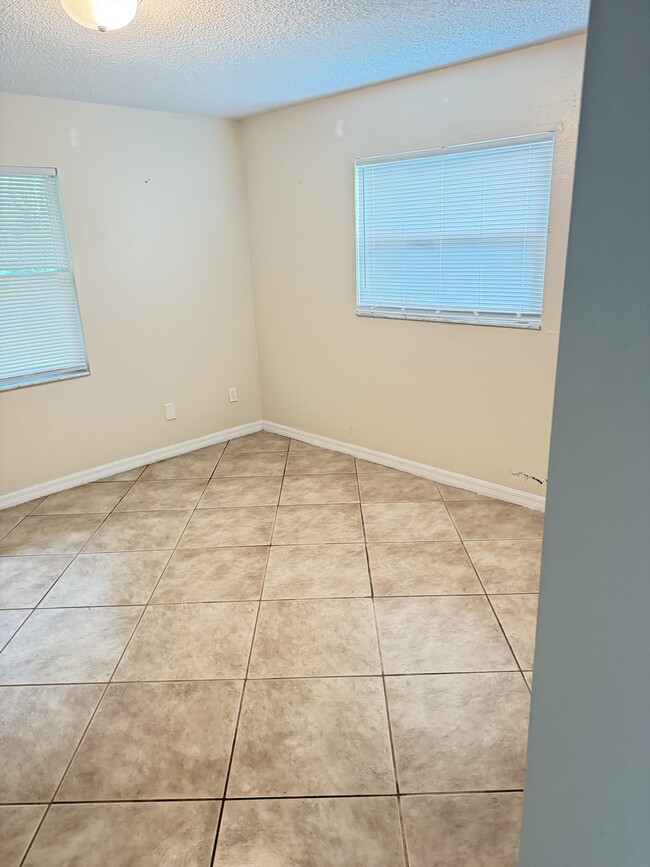 Building Photo - 5544 Wendy Lee Dr