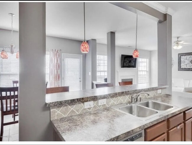 Building Photo - 16918 Bowline View Trail