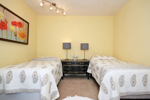 Home office or Bedroom 2 - 4531 Chateau Dr