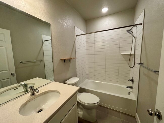 Building Photo - 791 Plum Creek Ct