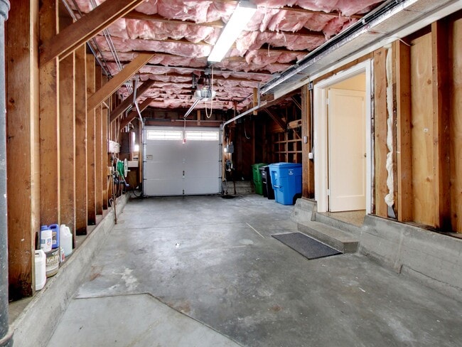 Building Photo - 2167 40th Ave