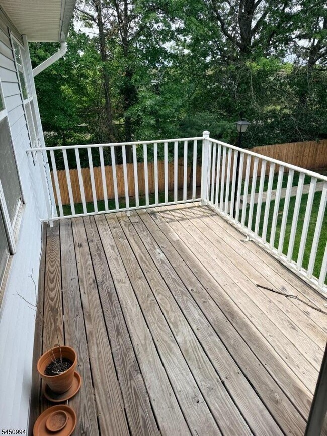 Building Photo - 343 Ventnor Ct