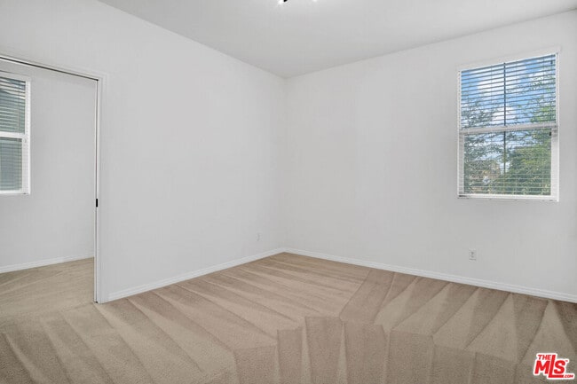 Building Photo - 3971 Somerston Way