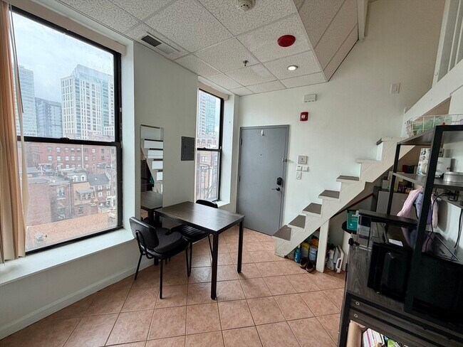 Building Photo - 72 Kneeland St