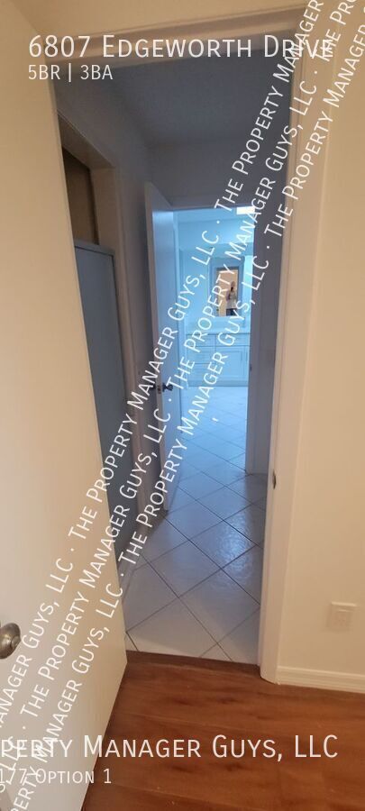 Building Photo - 6807 Edgeworth Dr