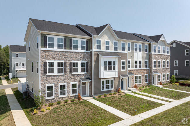 Building Photo - Highlands EVOLV Rental Townhomes