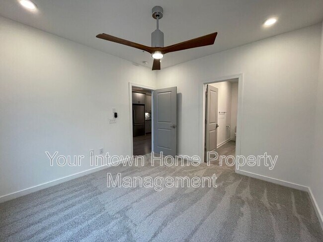 Building Photo - 407 Pratt Dr SE