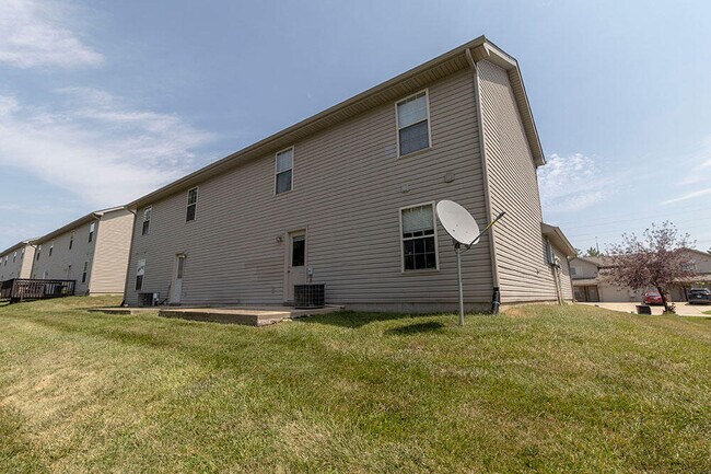 Building Photo - 4001 Snowy Owl Dr