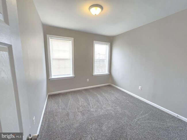 Building Photo - 142 N Hilton St