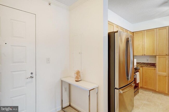 Building Photo - 3101 N Hampton Dr