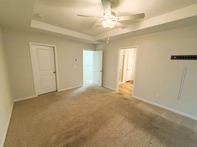 Building Photo - 2116 Mapleton Dr