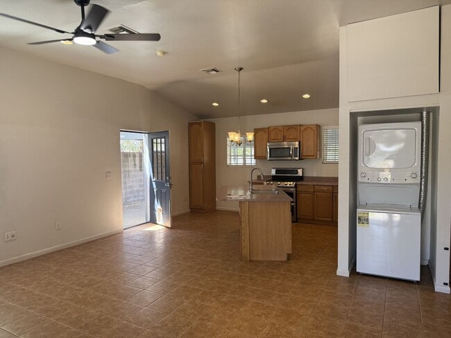 Building Photo - CUTE 2 Bedroom 1 Bath bungalow in Sunnyslope with full casita