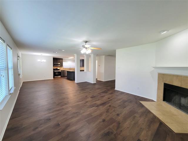 Building Photo - 2000 Lanshire Dr
