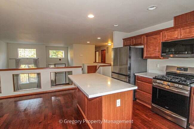 Building Photo - 14622 4th Ave W