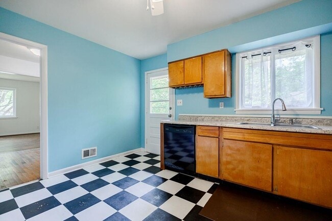 Building Photo - 119 Driftwood Pl