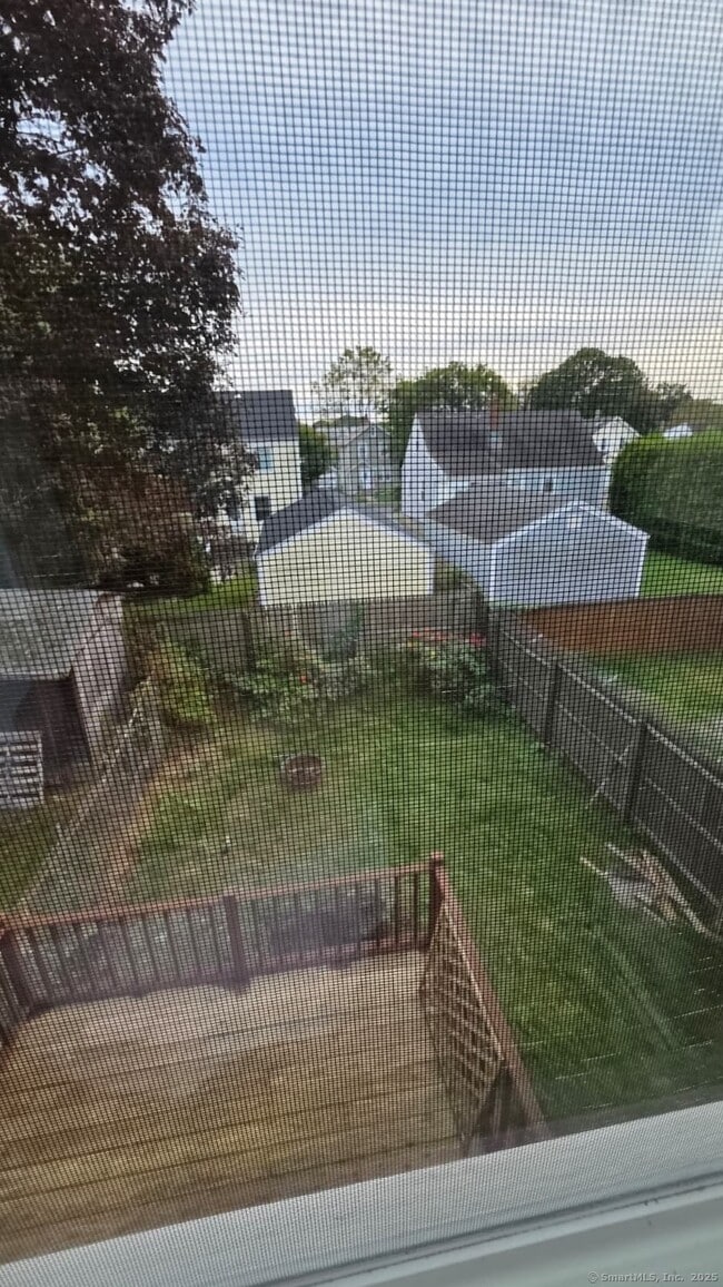 Building Photo - 104 Yacht St