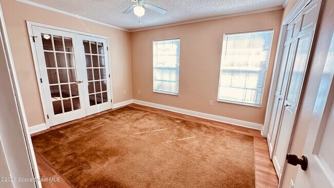 Building Photo - 301 Nesbitt St