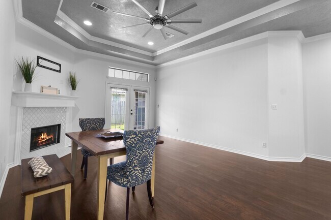 Building Photo - 405 Harbor Oaks Dr