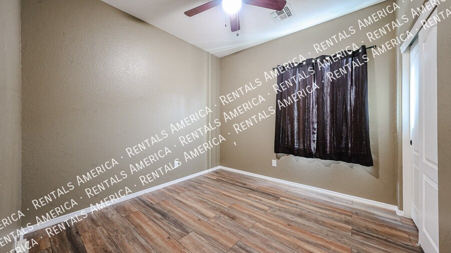 Building Photo - 11555 W Kinderman Dr