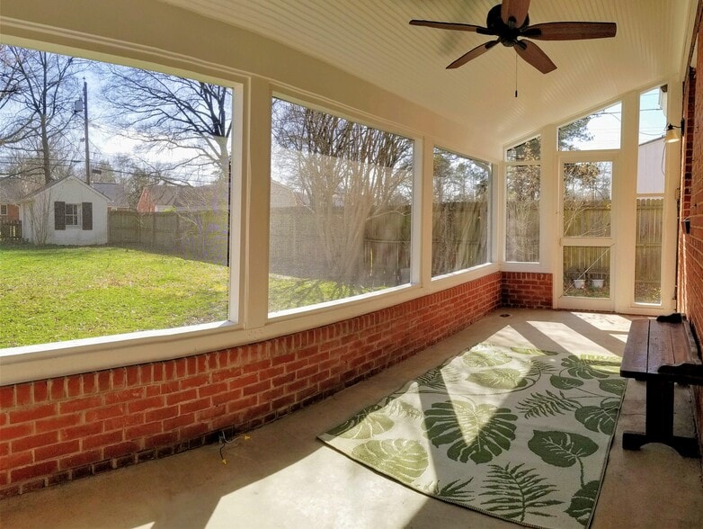 Screen Porch - 1921 Wilmington Ave