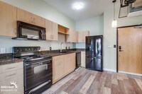 Building Photo - Updated 1Bdm 1Ba Condo with Modern Amenities and Prime Downtown San Diego Location!