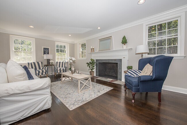 Building Photo - Luxury 4 Bed / 2.5 Bath Home - Great Wayne Location