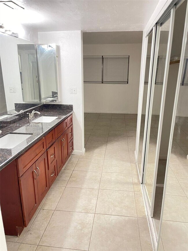Building Photo - 7410 SW 82nd St