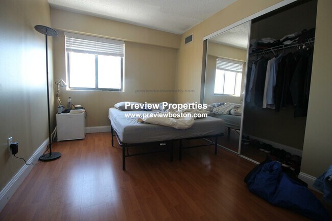 Building Photo - 15 N Beacon St