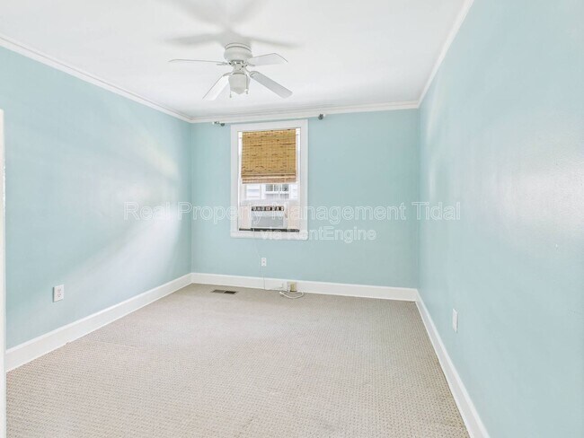 Building Photo - 217 Palen Ave