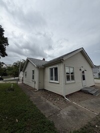 Building Photo - 1412 N Harris Ave
