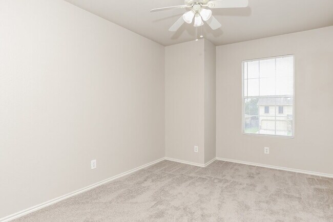 Building Photo - 113 Sunrise Falls