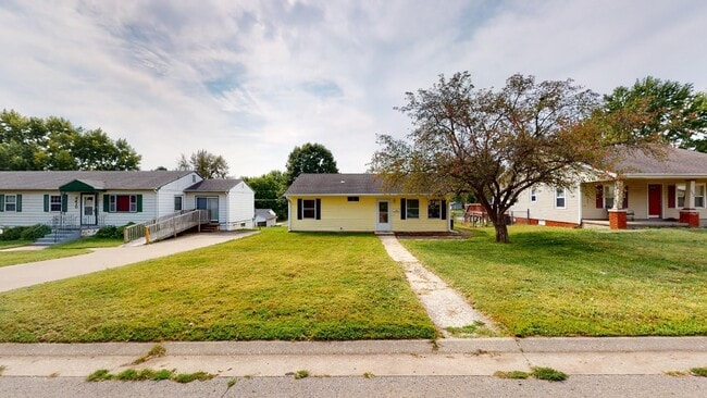 Building Photo - 3 bed close to Belt and 36 Hwy