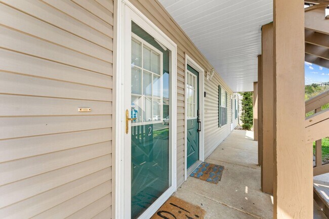 Building Photo - 570 Abby Ln