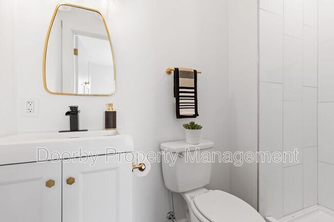 Building Photo - 913 S Highland Park Ave